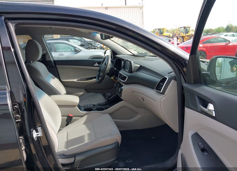 2019 HYUNDAI TUCSON VIN: KM8J23A45KU031611