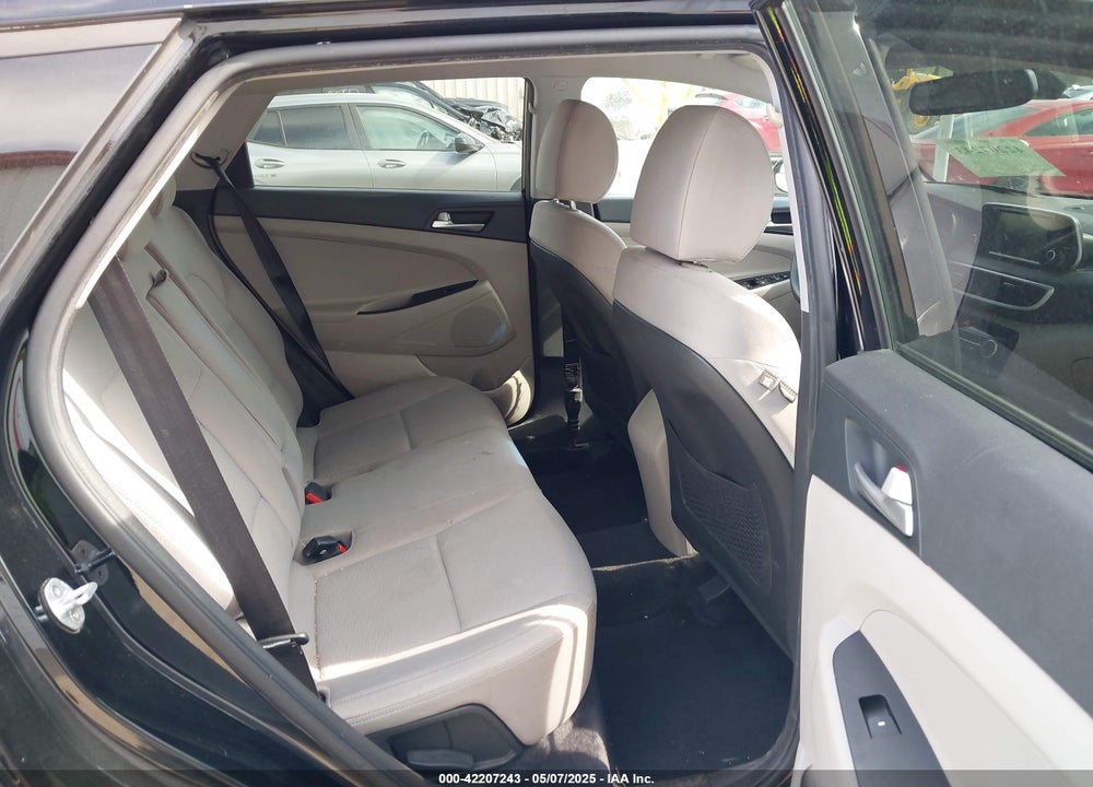 2019 HYUNDAI TUCSON VIN: KM8J23A45KU031611