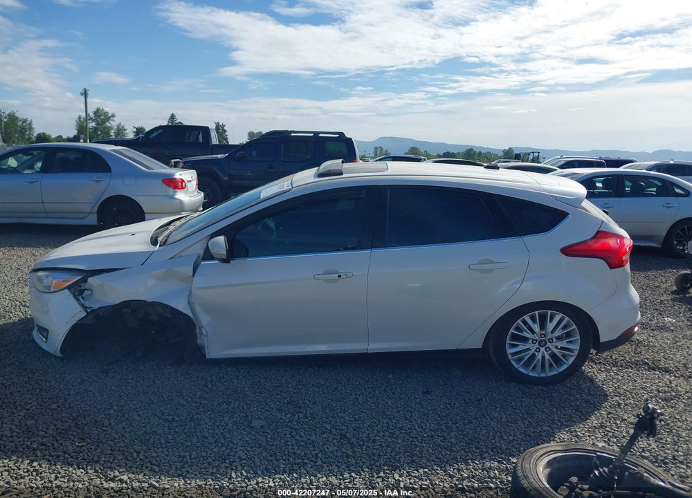 2017 FORD FOCUS VIN: 1FADP3N24HL308751