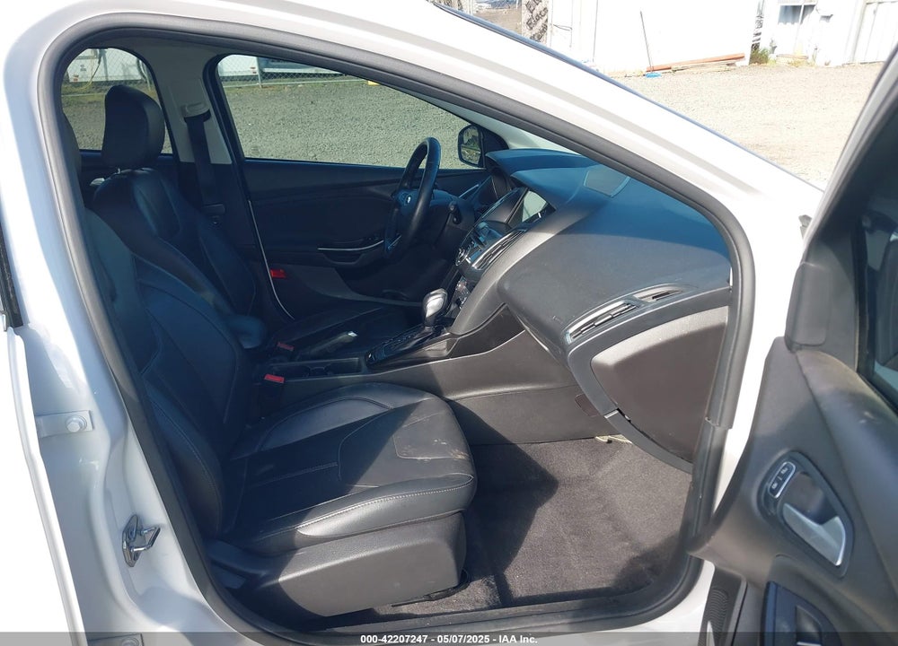 2017 FORD FOCUS VIN: 1FADP3N24HL308751