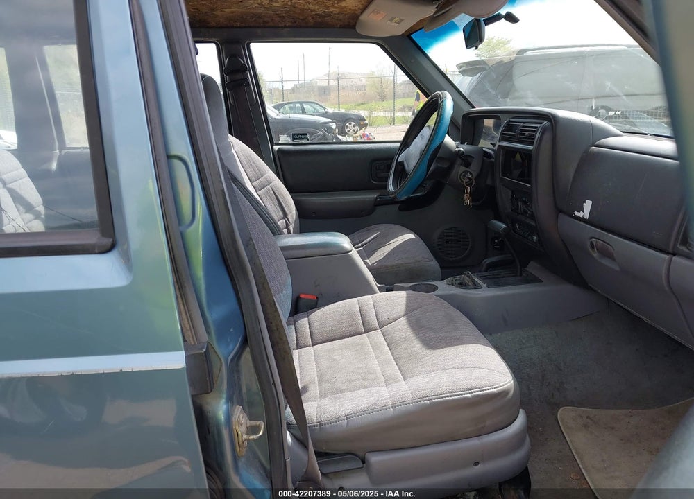 1998 JEEP CHEROKEE CLASSIC/SPORT VIN: 1J4FJ68S0WL269553