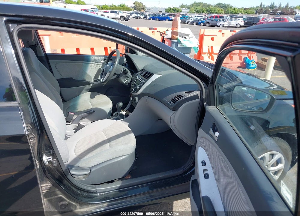 2013 HYUNDAI ACCENT VIN: KMHCT4AE9DU352588