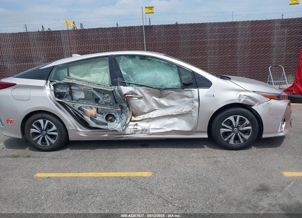 2017 TOYOTA PRIUS PRIME PREMIUM VIN: JTDKARFP2H3062718
