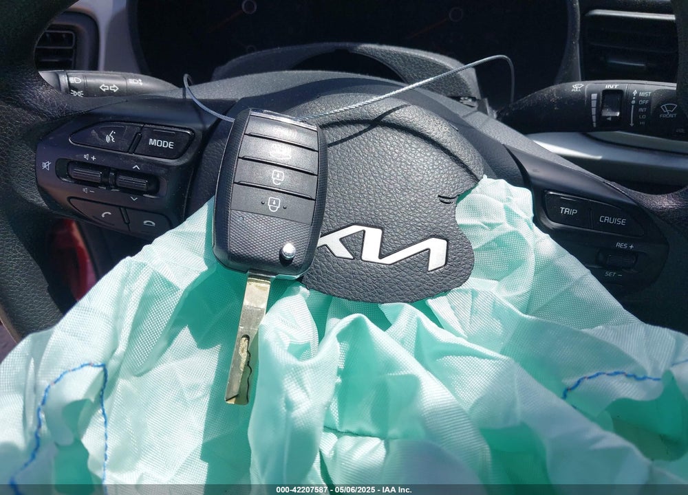 2023 KIA RIO S VIN: 3KPA24AD8PE584723