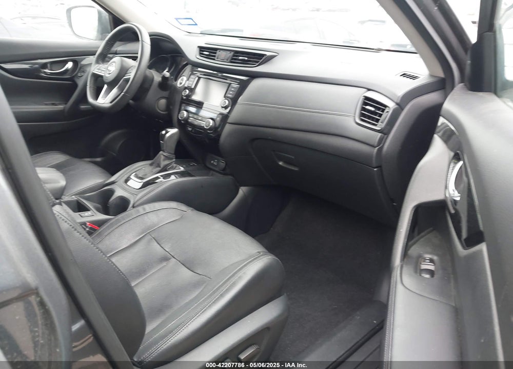 2020 NISSAN ROGUE SL FWD VIN: 5N1AT2MT5LC738113