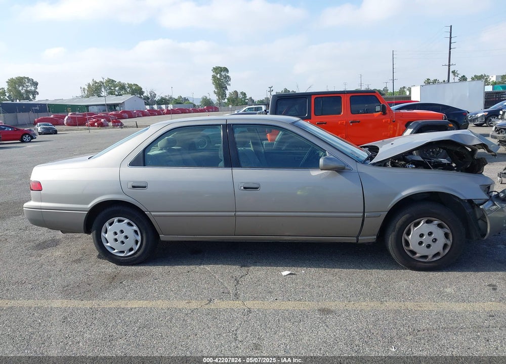 1997 TOYOTA CAMRY LE VIN: 4T1BG22K7VU076986