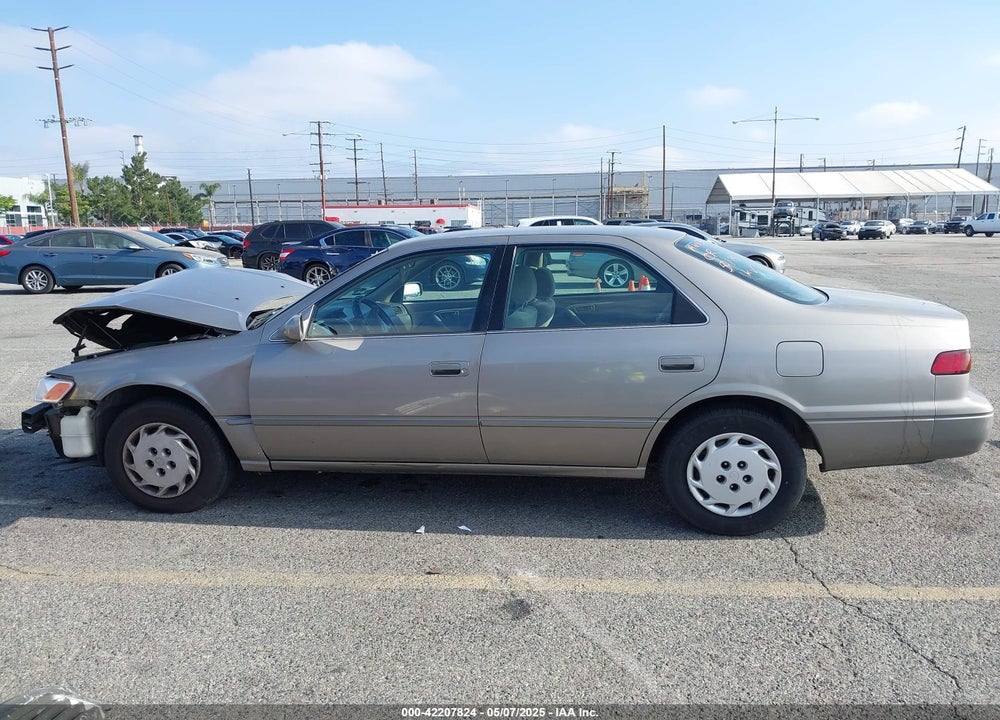 1997 TOYOTA CAMRY LE VIN: 4T1BG22K7VU076986