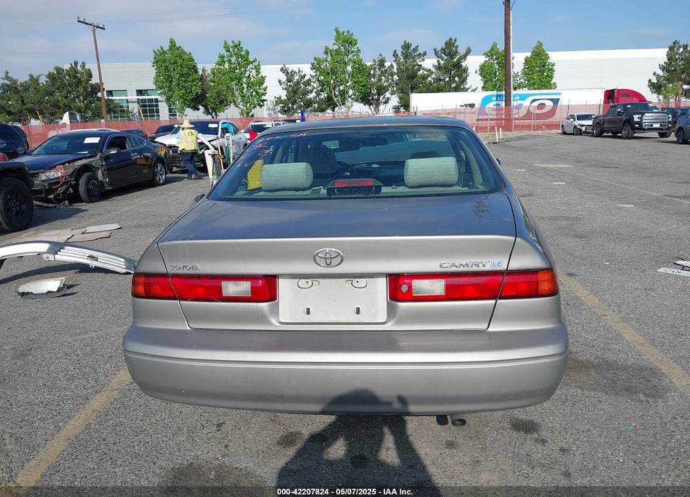1997 TOYOTA CAMRY LE VIN: 4T1BG22K7VU076986