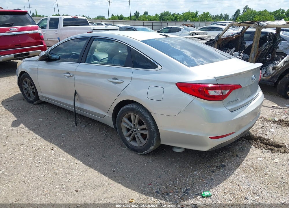2015 HYUNDAI SONATA VIN: 5NPE24AF6FH059138