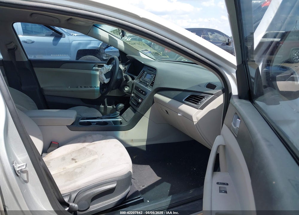 2015 HYUNDAI SONATA VIN: 5NPE24AF6FH059138