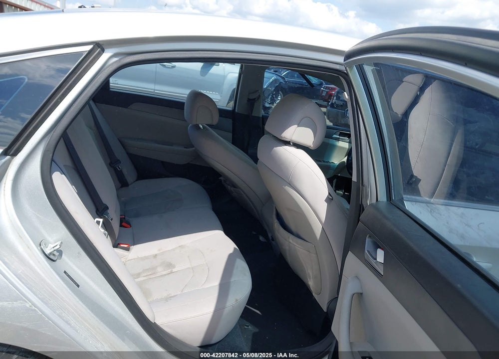 2015 HYUNDAI SONATA VIN: 5NPE24AF6FH059138