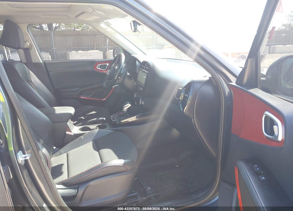 2022 KIA SOUL VIN: KNDJ53AFXN7818652