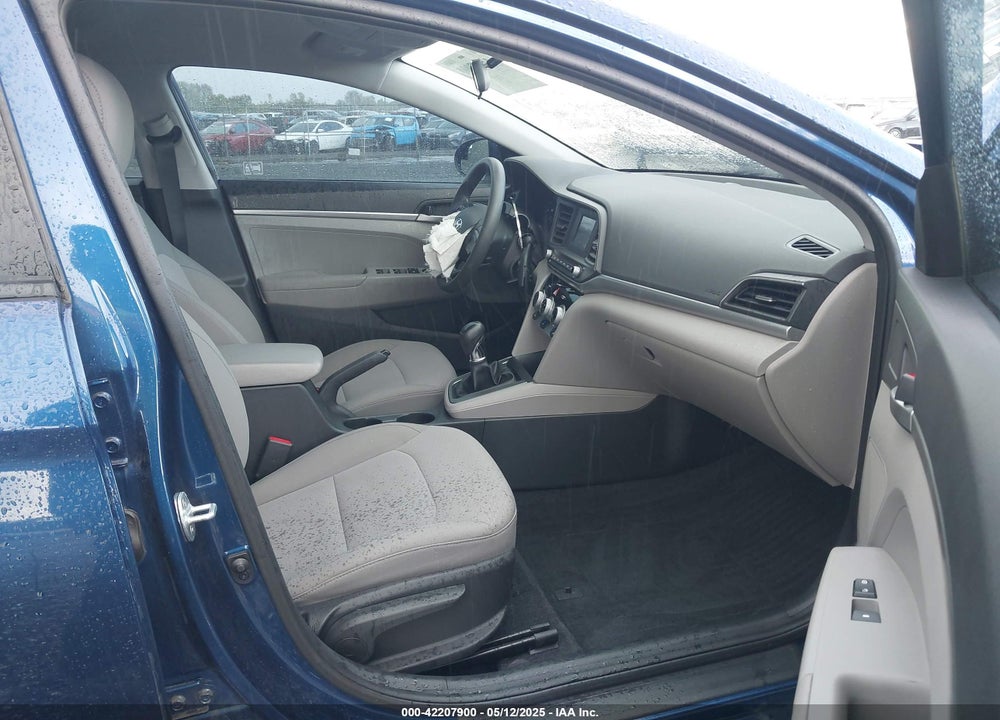 2019 HYUNDAI ELANTRA VIN: 5NPD74LF0KH423896