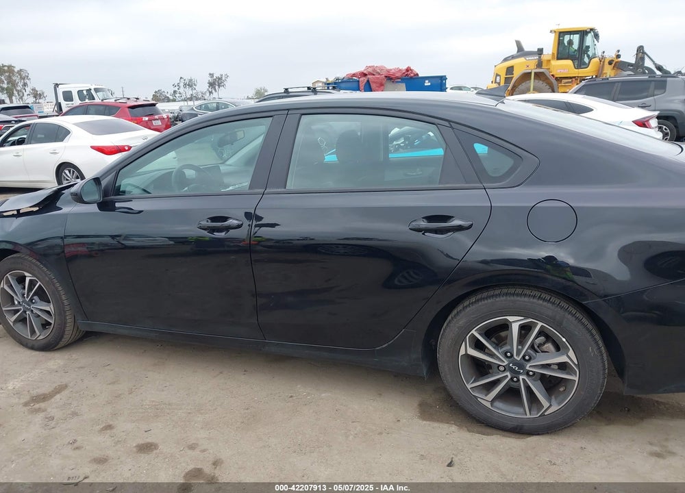 2024 KIA FORTE LXS VIN: 3KPF24AD6RE747068