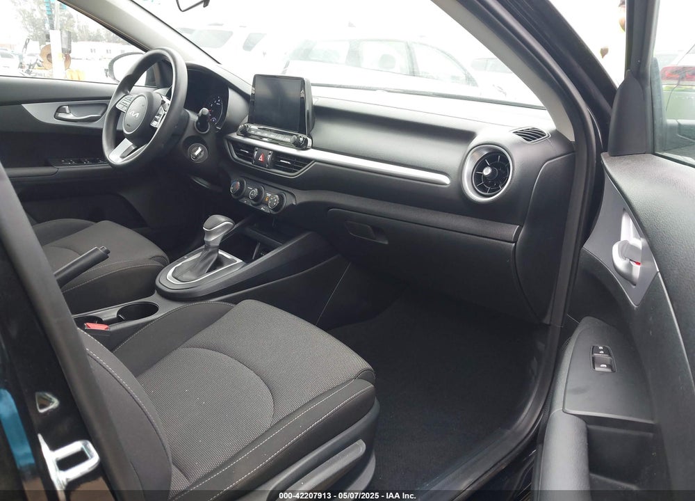 2024 KIA FORTE LXS VIN: 3KPF24AD6RE747068