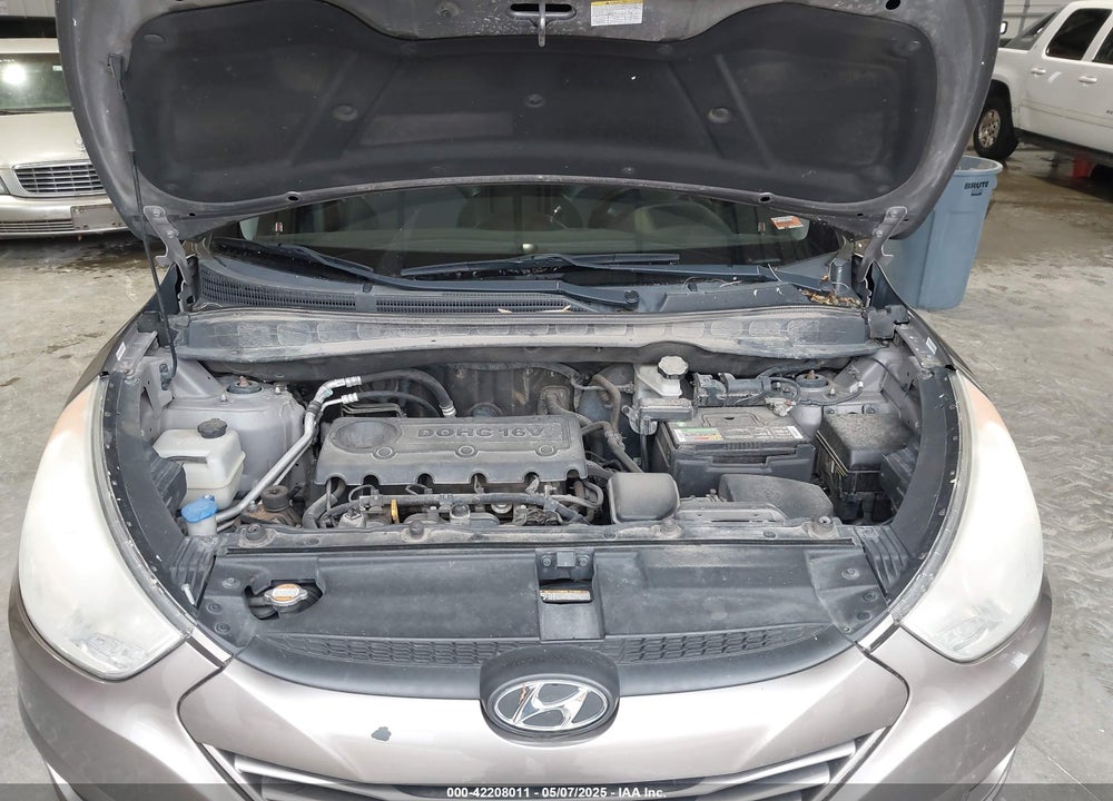 2010 HYUNDAI TUCSON VIN: KM8JU3AC5AU109658