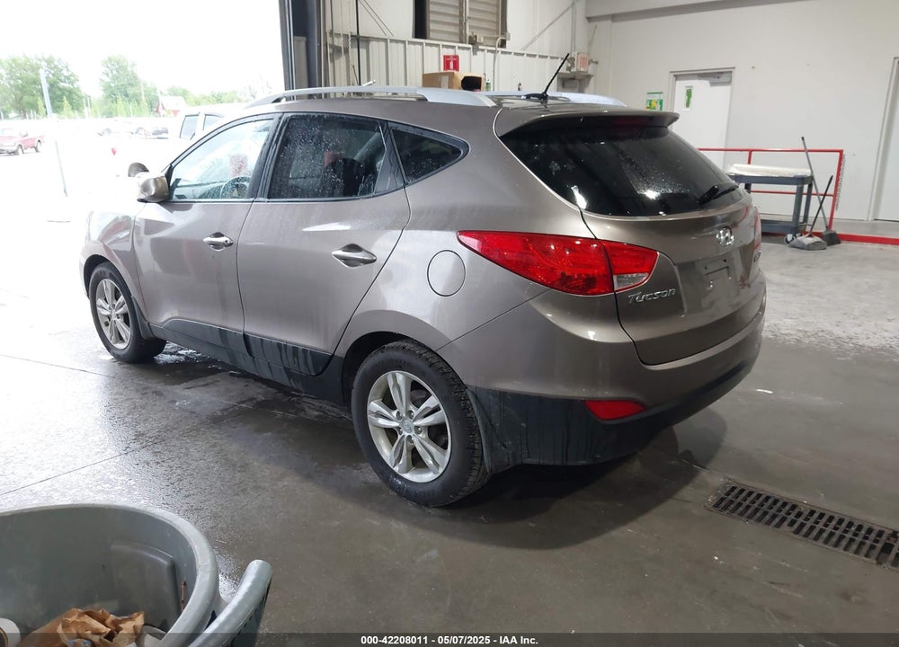 2010 HYUNDAI TUCSON VIN: KM8JU3AC5AU109658