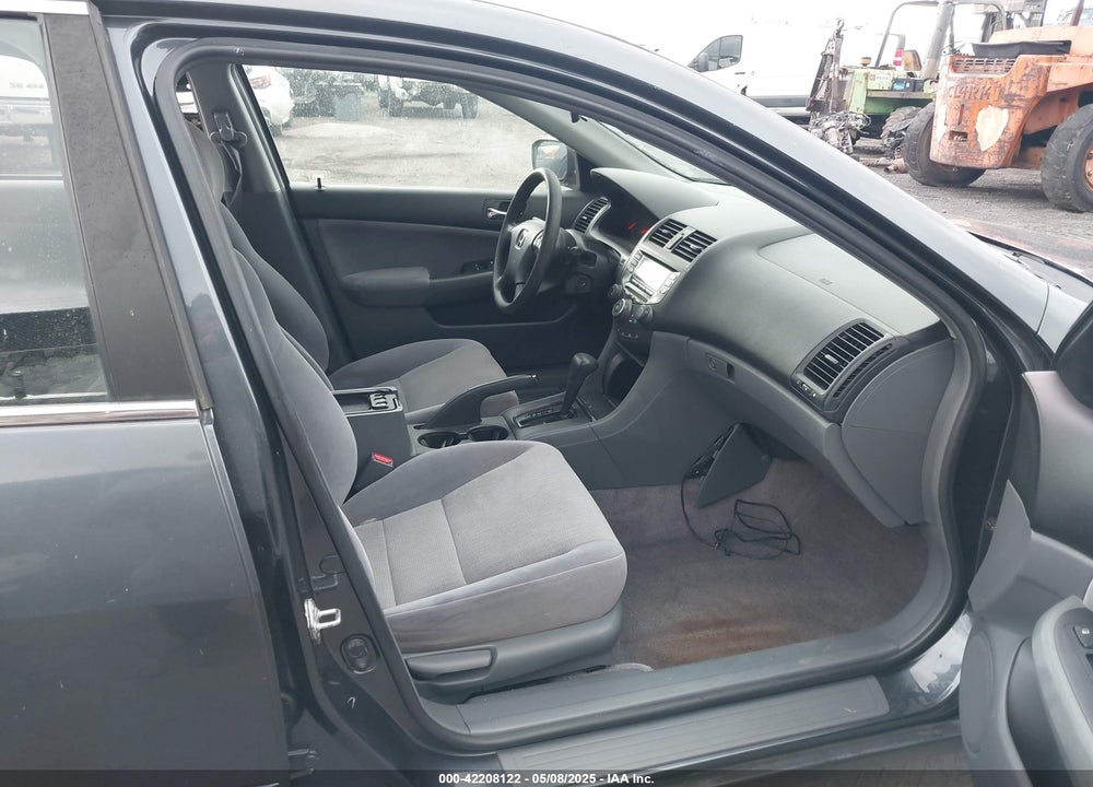 2004 HONDA ACCORD VIN: JHMCM56304C037696