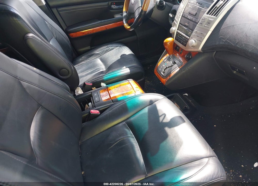 2005 LEXUS RX 330 VIN: 2T2HA31U05C056810