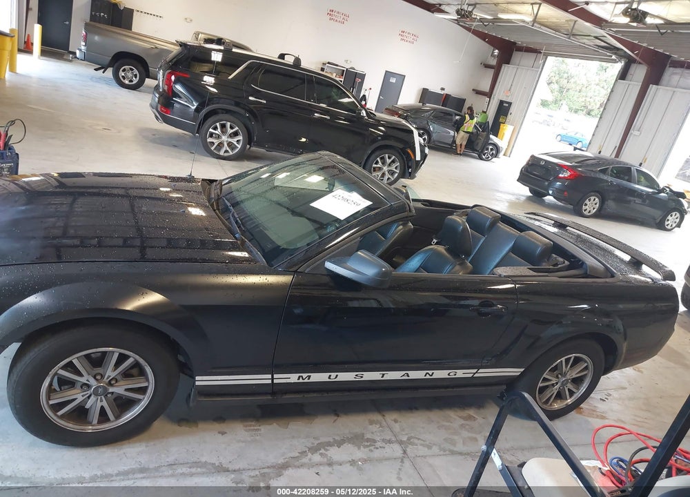 2005 FORD MUSTANG VIN: 1ZVFT84N855165811
