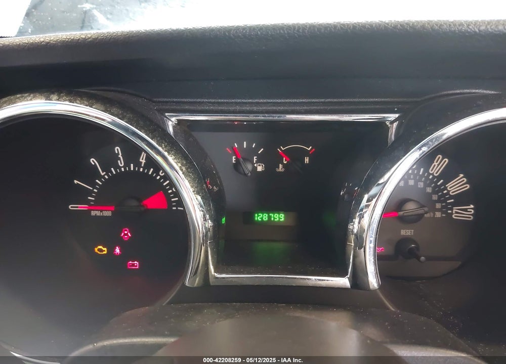 2005 FORD MUSTANG VIN: 1ZVFT84N855165811