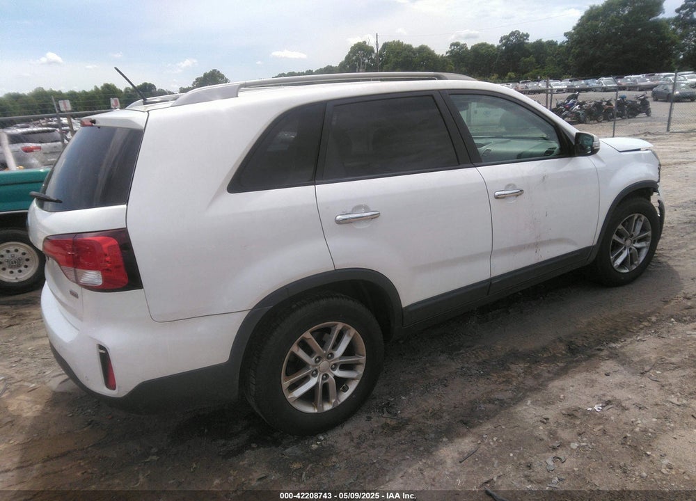 2015 KIA SORENTO VIN: 5XYKT4A69FG575646