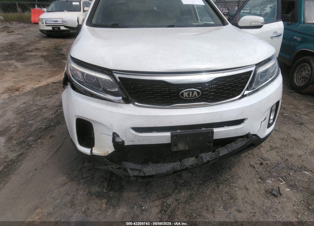 2015 KIA SORENTO VIN: 5XYKT4A69FG575646