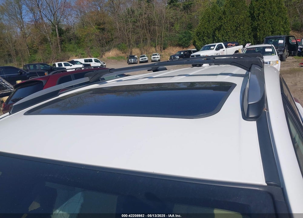 2017 TOYOTA RAV4 VIN: 2T3RFREV8HW647946