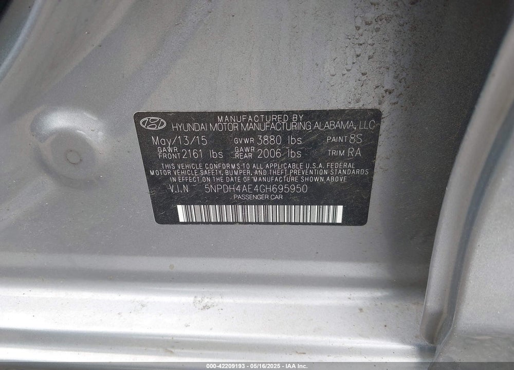 2016 HYUNDAI ELANTRA VIN: 5NPDH4AE4GH695950