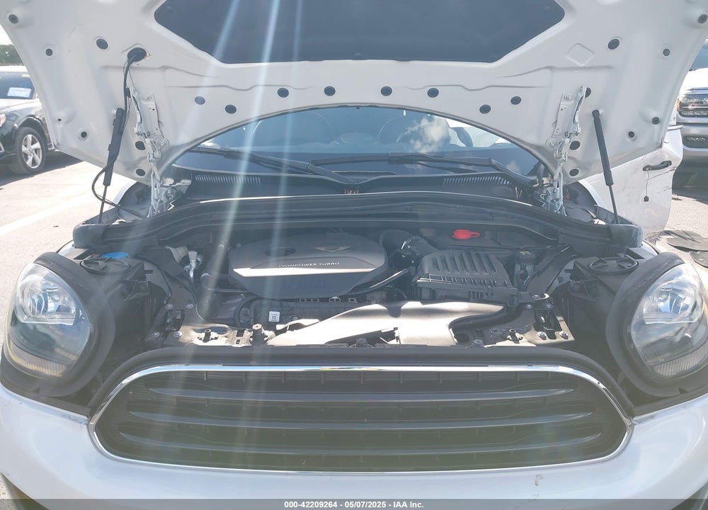 2018 MINI COUNTRYMAN COOPER VIN: WMZYS7C31J3E08117