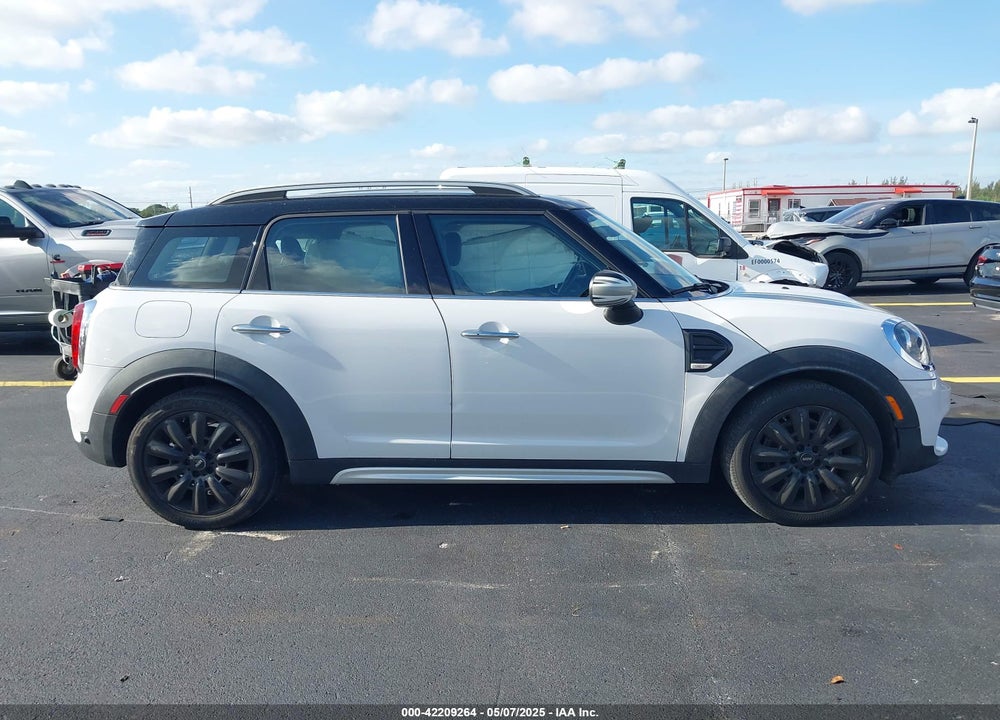 2018 MINI COUNTRYMAN COOPER VIN: WMZYS7C31J3E08117