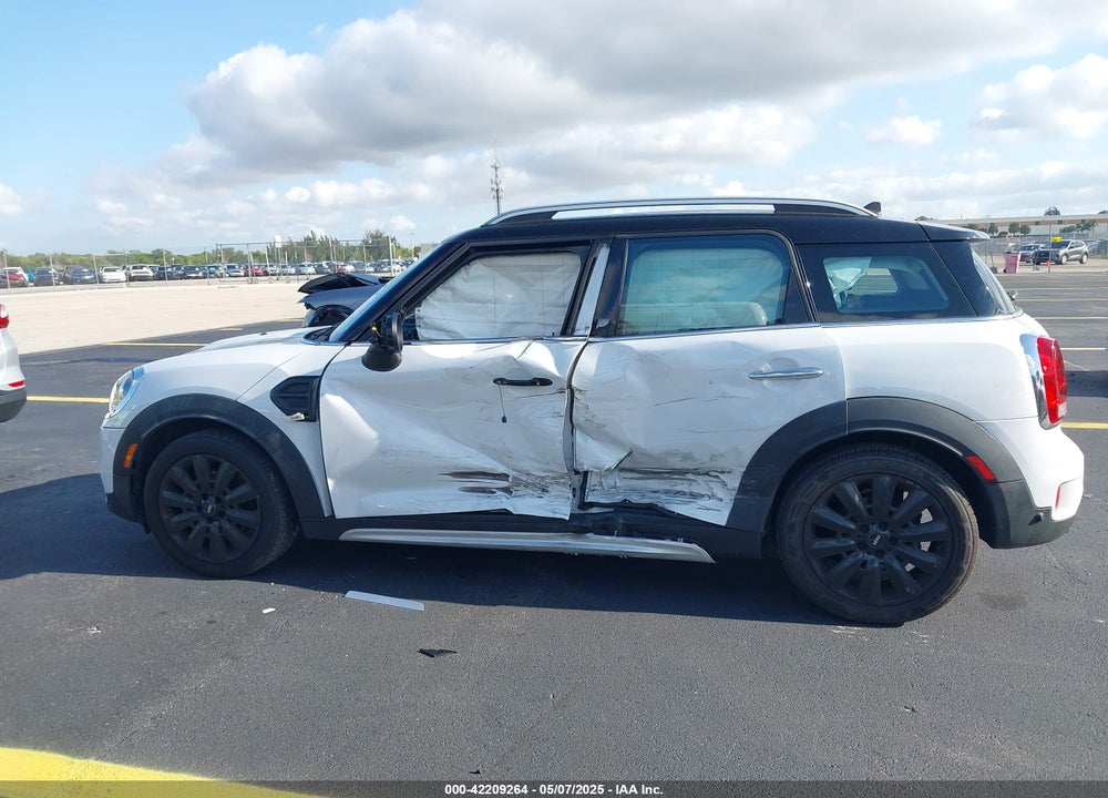 2018 MINI COUNTRYMAN COOPER VIN: WMZYS7C31J3E08117