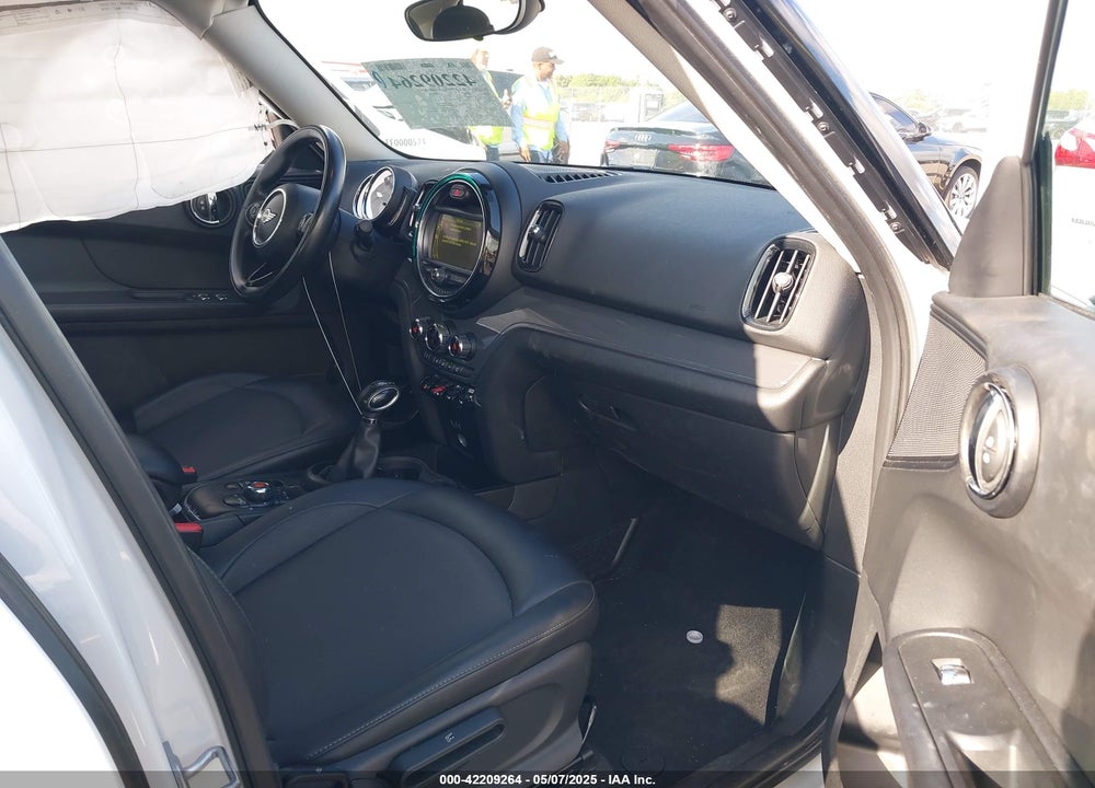 2018 MINI COUNTRYMAN COOPER VIN: WMZYS7C31J3E08117