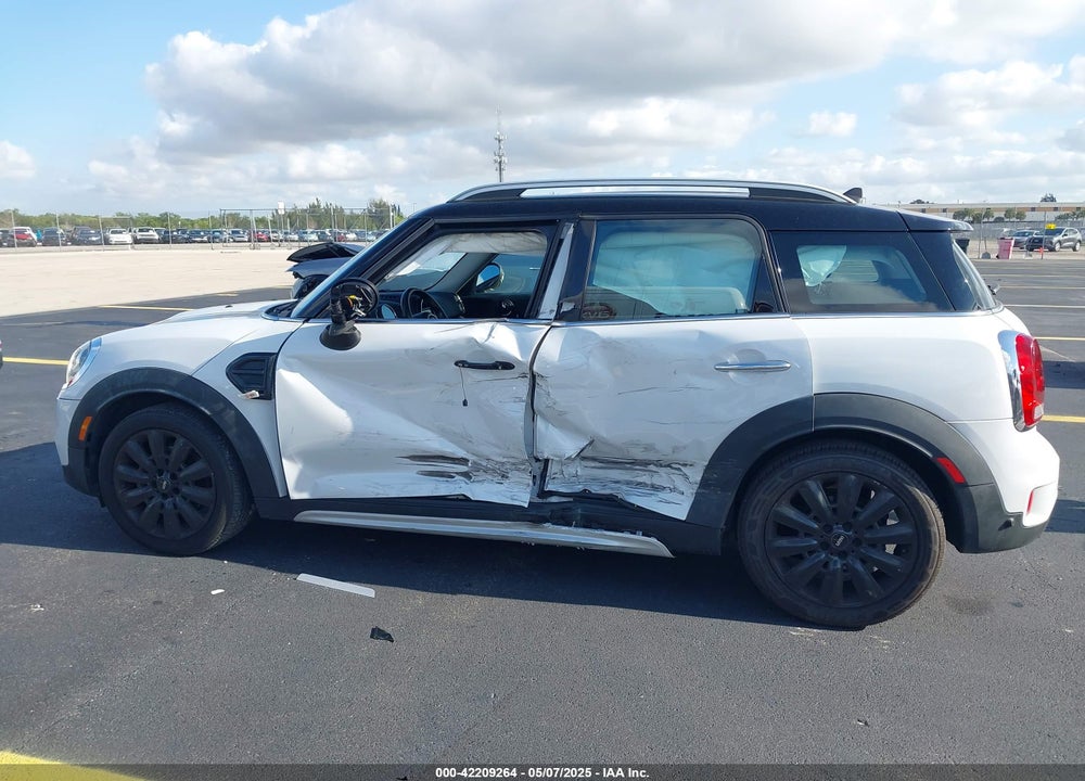2018 MINI COUNTRYMAN COOPER VIN: WMZYS7C31J3E08117