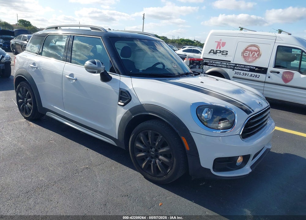 2018 MINI COUNTRYMAN COOPER VIN: WMZYS7C31J3E08117