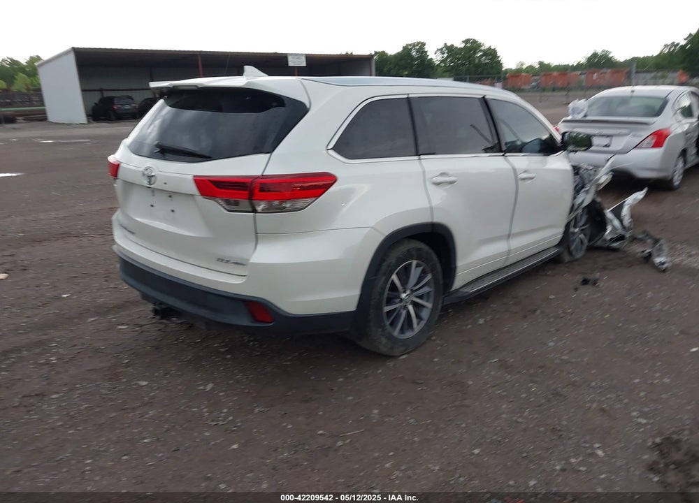 2017 TOYOTA HIGHLANDER XLE VIN: 5TDJZRFH9HS515504