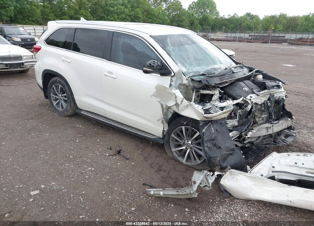 2017 TOYOTA HIGHLANDER XLE VIN: 5TDJZRFH9HS515504