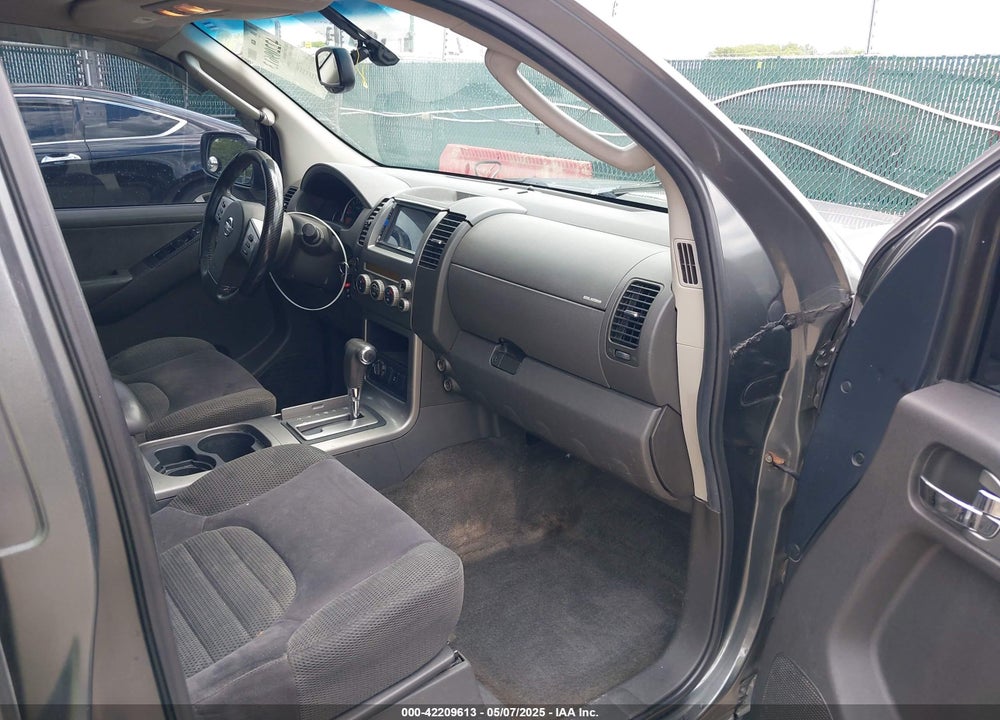 2005 NISSAN PATHFINDER SE VIN: 5N1AR18W25C701343