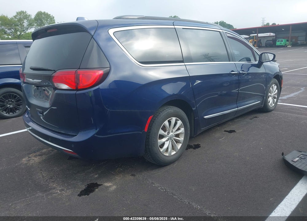 2017 CHRYSLER PACIFICA TOURING L VIN: 2C4RC1BG3HR576875