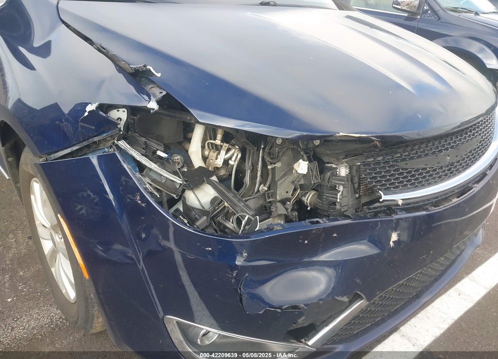 2017 CHRYSLER PACIFICA TOURING L VIN: 2C4RC1BG3HR576875