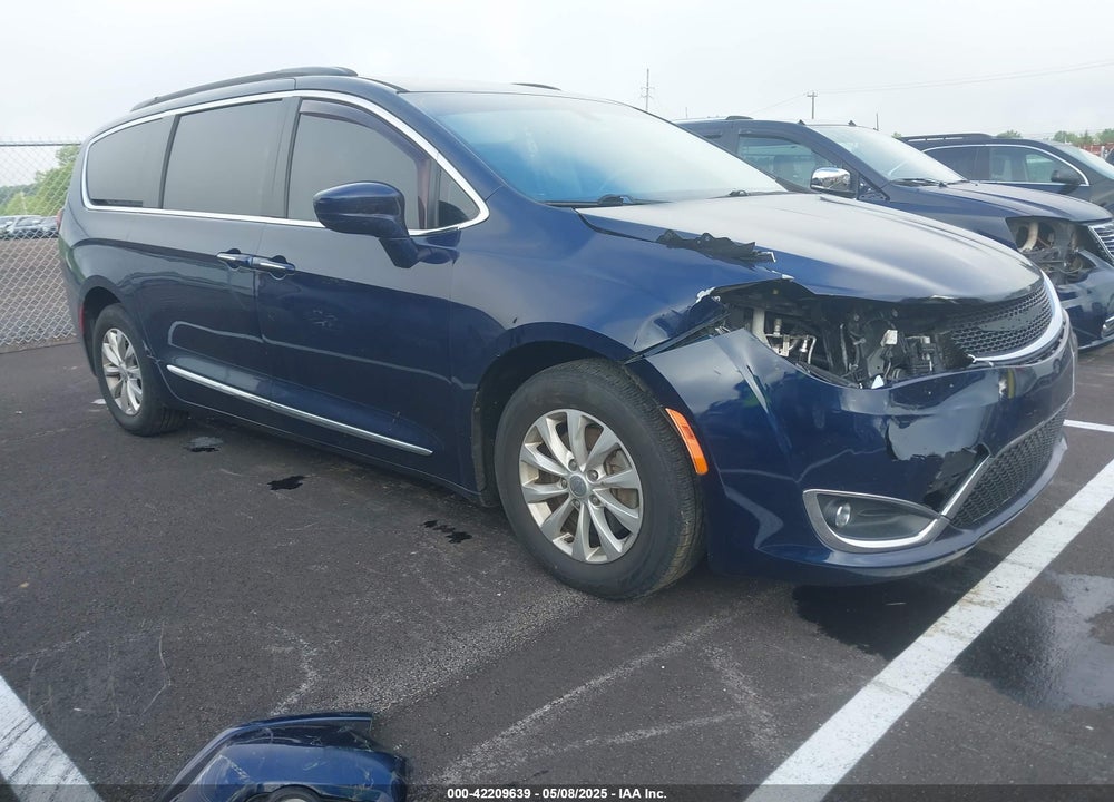 2017 CHRYSLER PACIFICA TOURING L VIN: 2C4RC1BG3HR576875