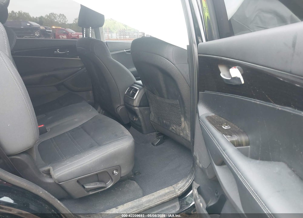 2020 KIA SORENTO 2.4L L VIN: 5XYPG4A37LG711638