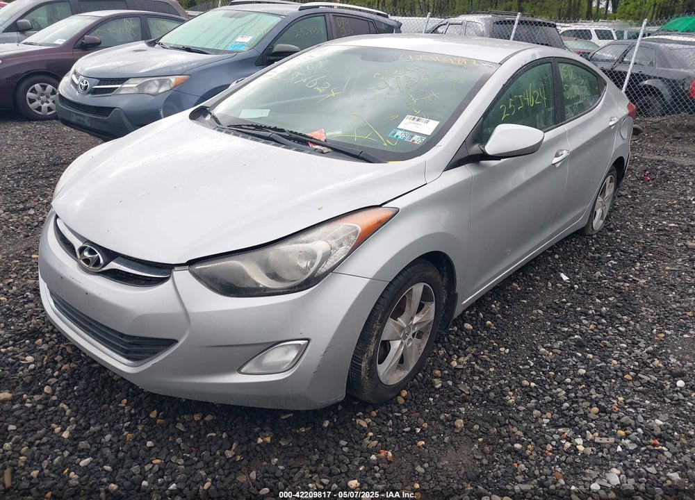2013 HYUNDAI ELANTRA VIN: KMHDH4AE4DU757280