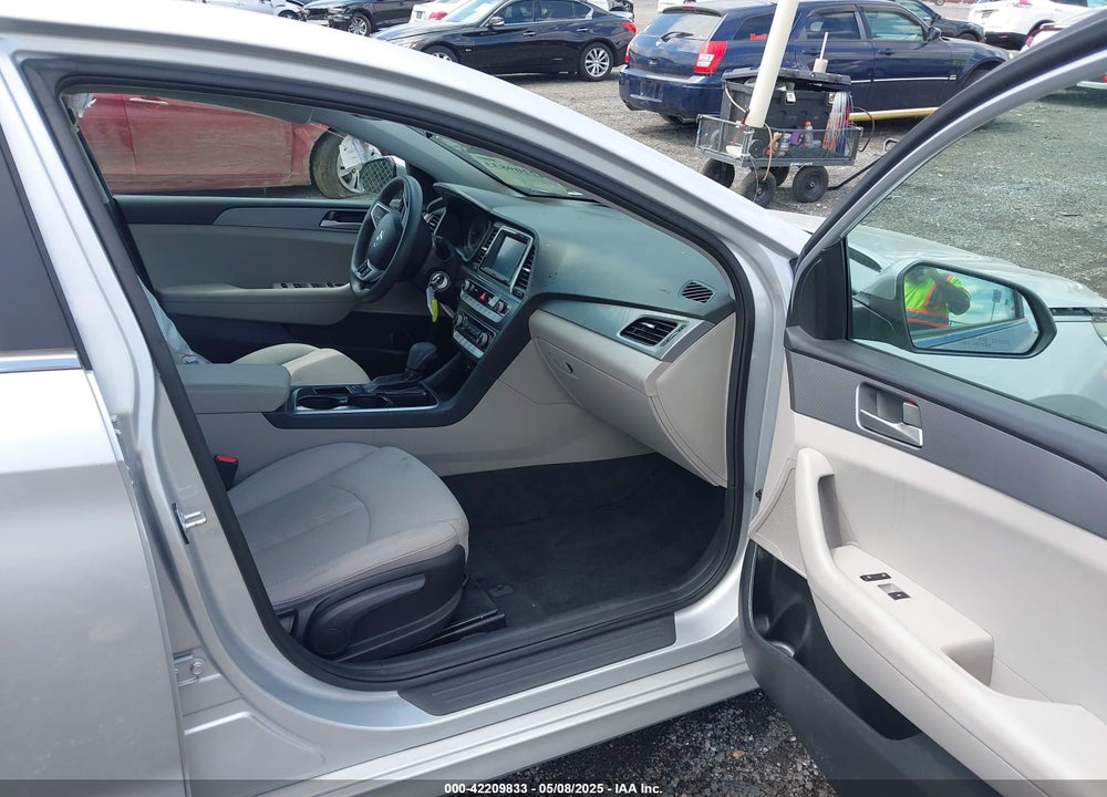 2018 HYUNDAI SONATA SE VIN: 5NPE24AF8JH621811
