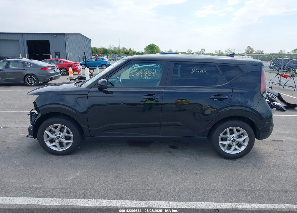 2023 KIA SOUL VIN: KNDJ23AU0P7843263