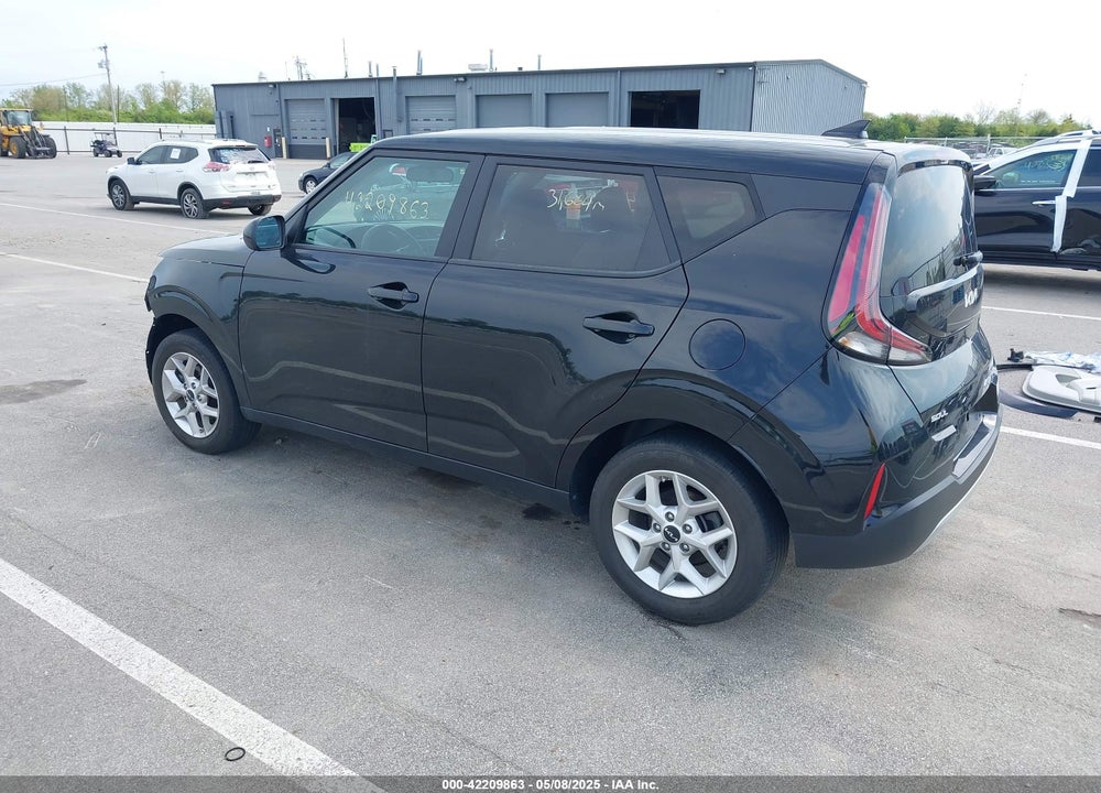 2023 KIA SOUL VIN: KNDJ23AU0P7843263