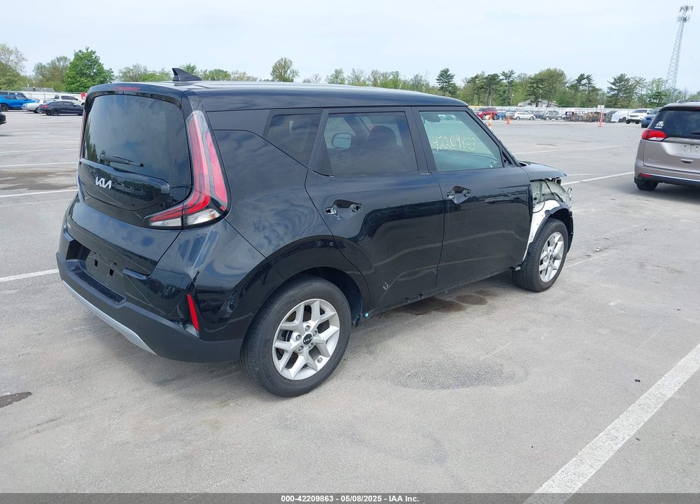 2023 KIA SOUL VIN: KNDJ23AU0P7843263