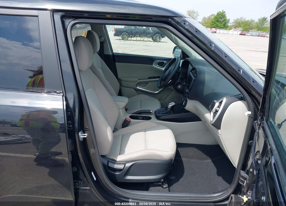 2023 KIA SOUL VIN: KNDJ23AU0P7843263