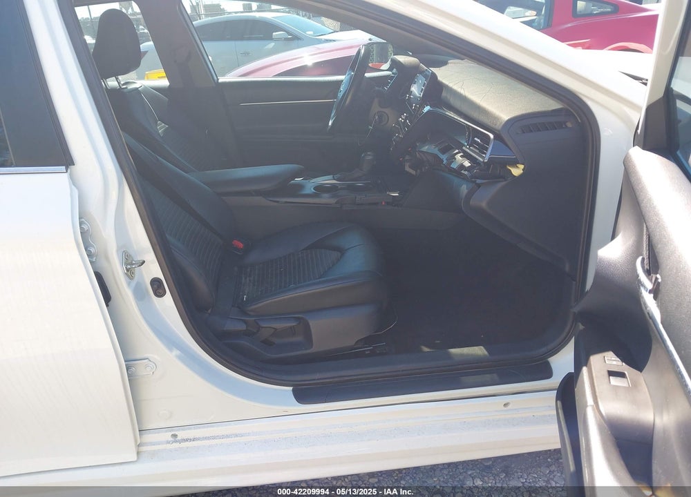 2021 TOYOTA CAMRY VIN: 4T1G11AK2MU403618