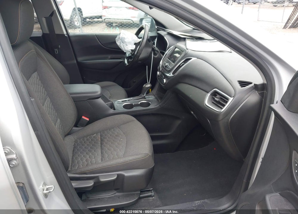 2019 CHEVROLET EQUINOX VIN: 2GNAXKEV3K6254111